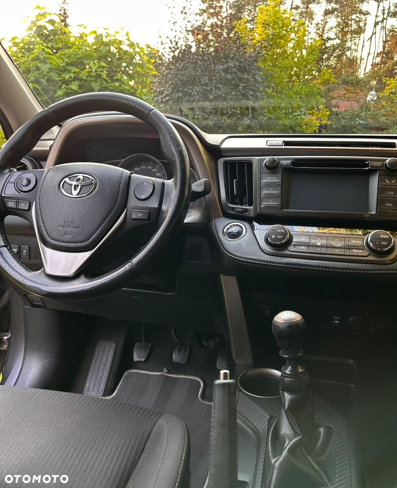 Toyota RAV4 - 6
