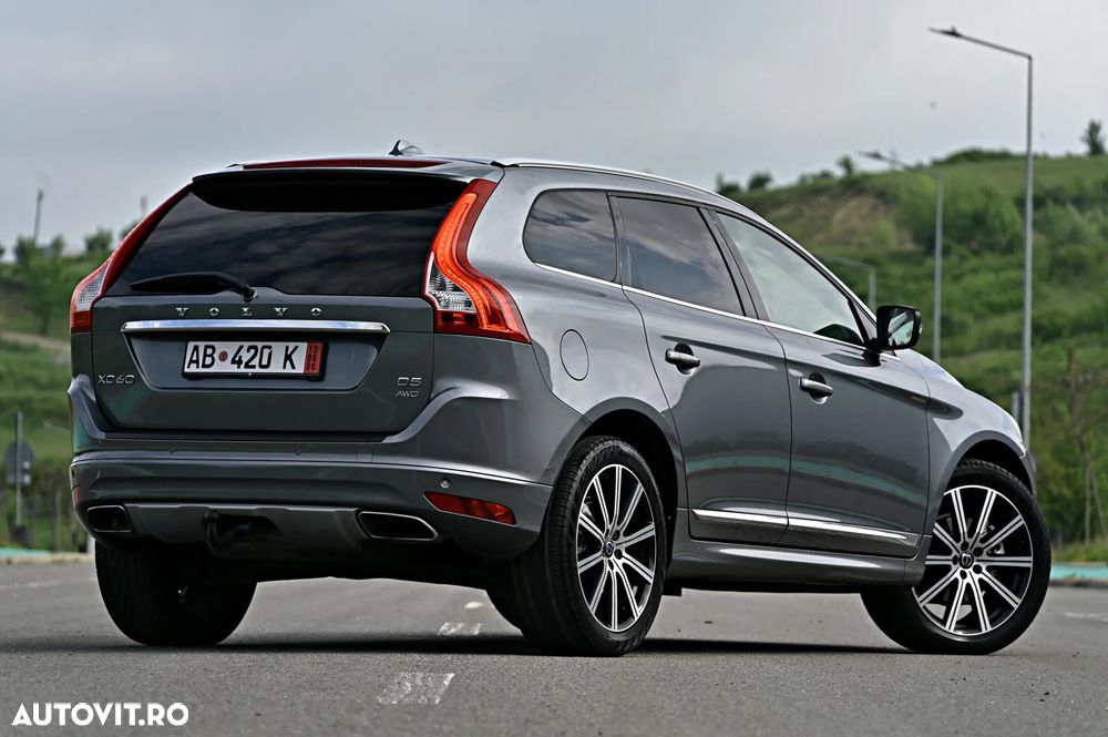 Volvo XC 60 D5 AWD Geartronic Summum - 3