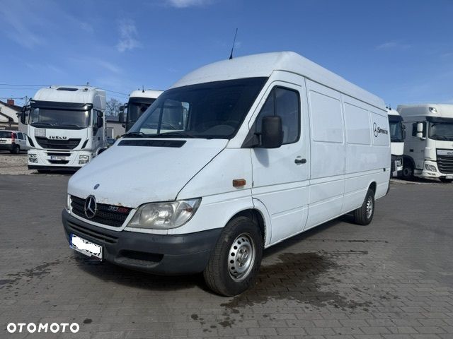 Mercedes-Benz Sprinter - 3