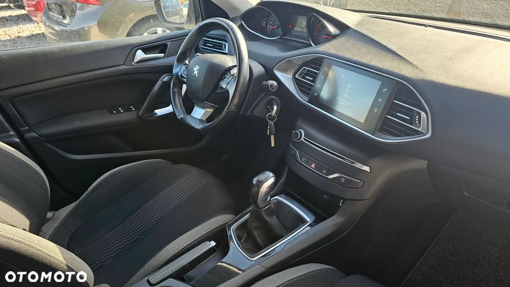 Peugeot 308 PureTech 110 Stop & Start Style - 11