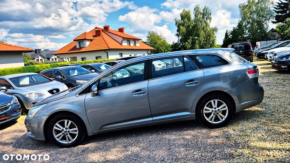 Toyota Avensis - 25