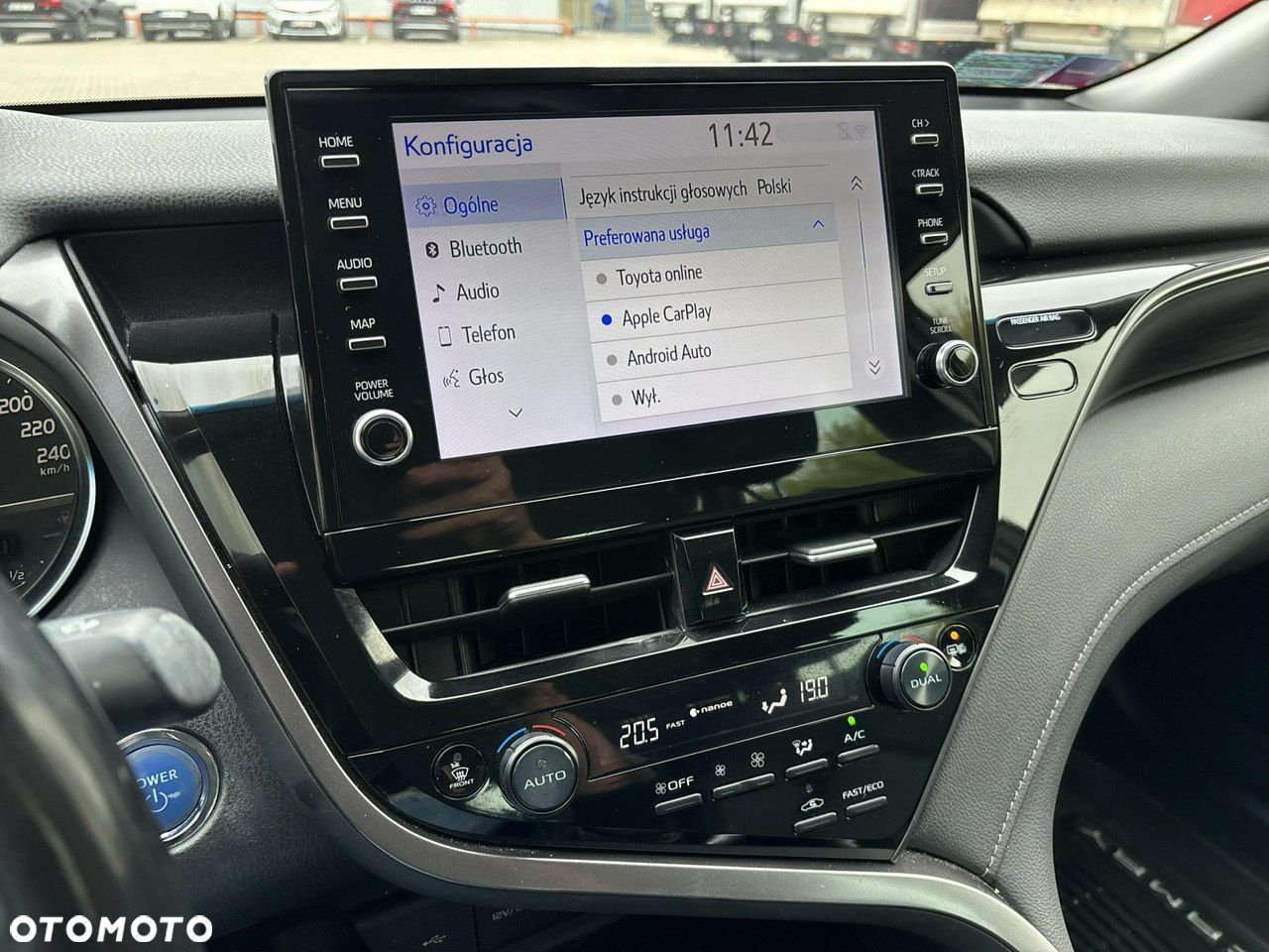 Toyota Camry - 25