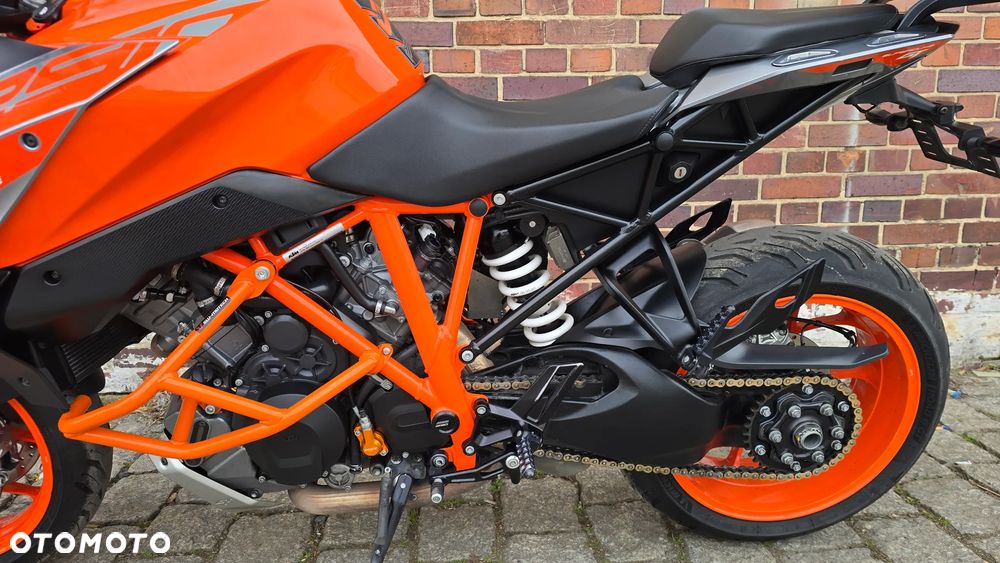 KTM Super Duke - 19