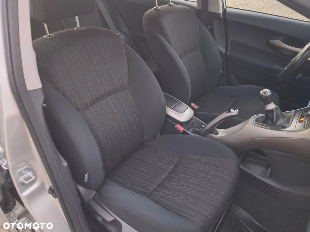 Toyota Auris 1.6 VVT-i Executive - 20