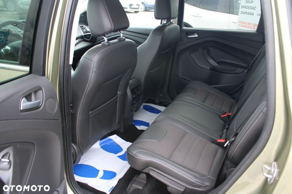 Ford Kuga - 12