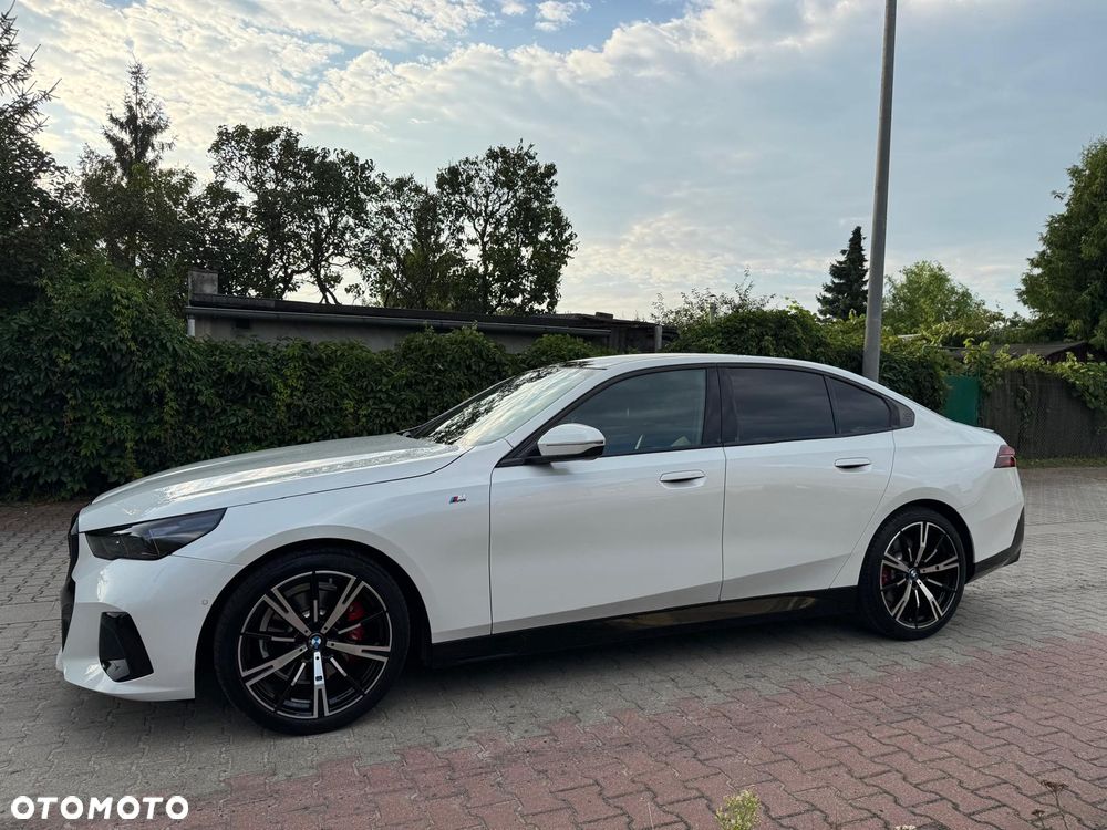 BMW Seria 5 520d xDrive mHEV M Sport - 17