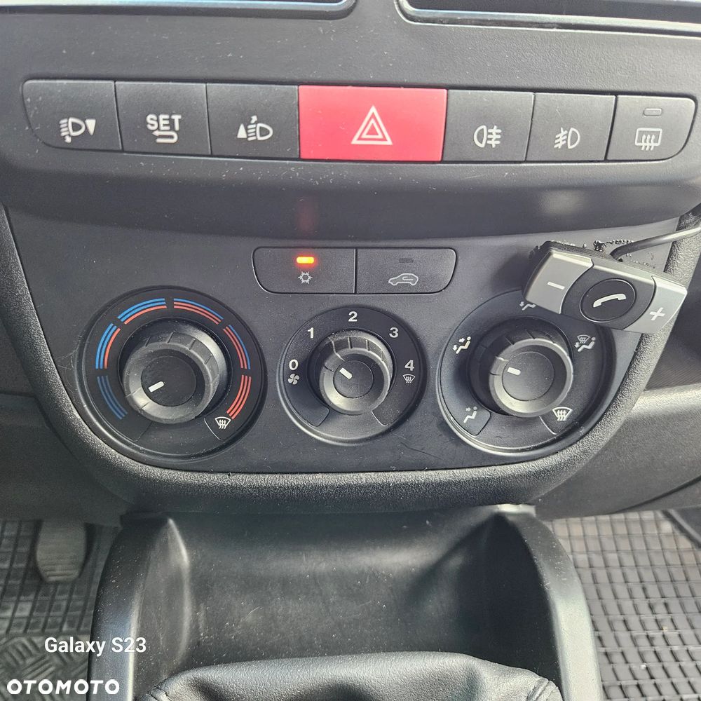 Opel COMBO - 36