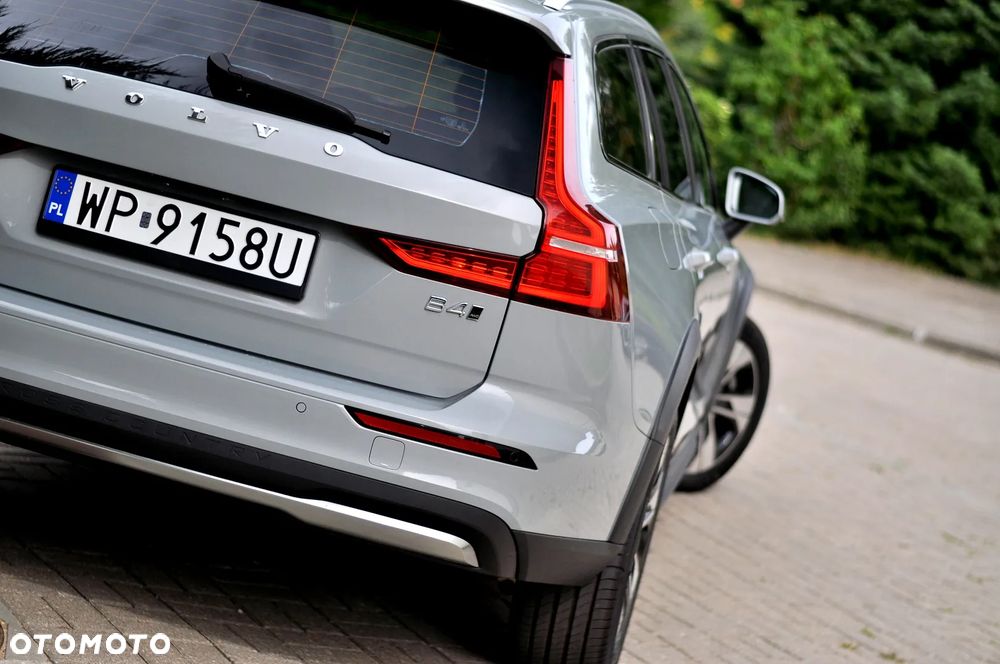Volvo V60 Cross Country B4 D AWD Geartronic Pro - 11