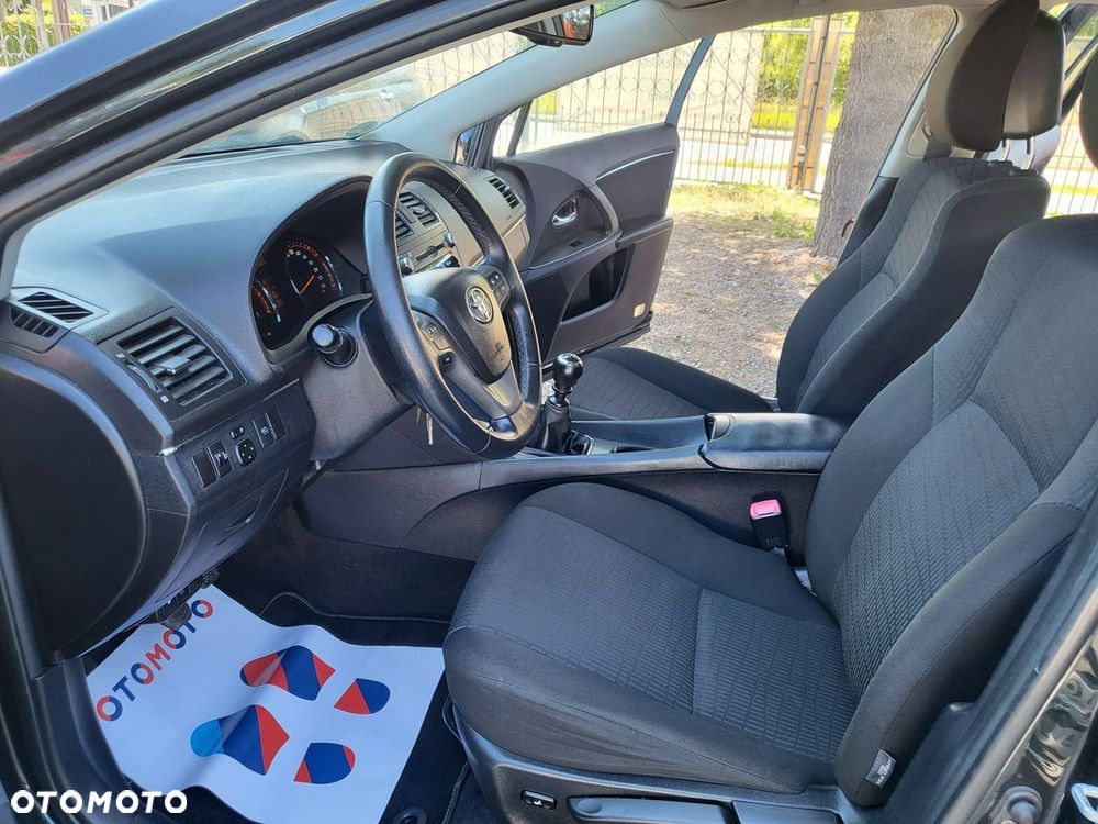 Toyota Avensis - 15