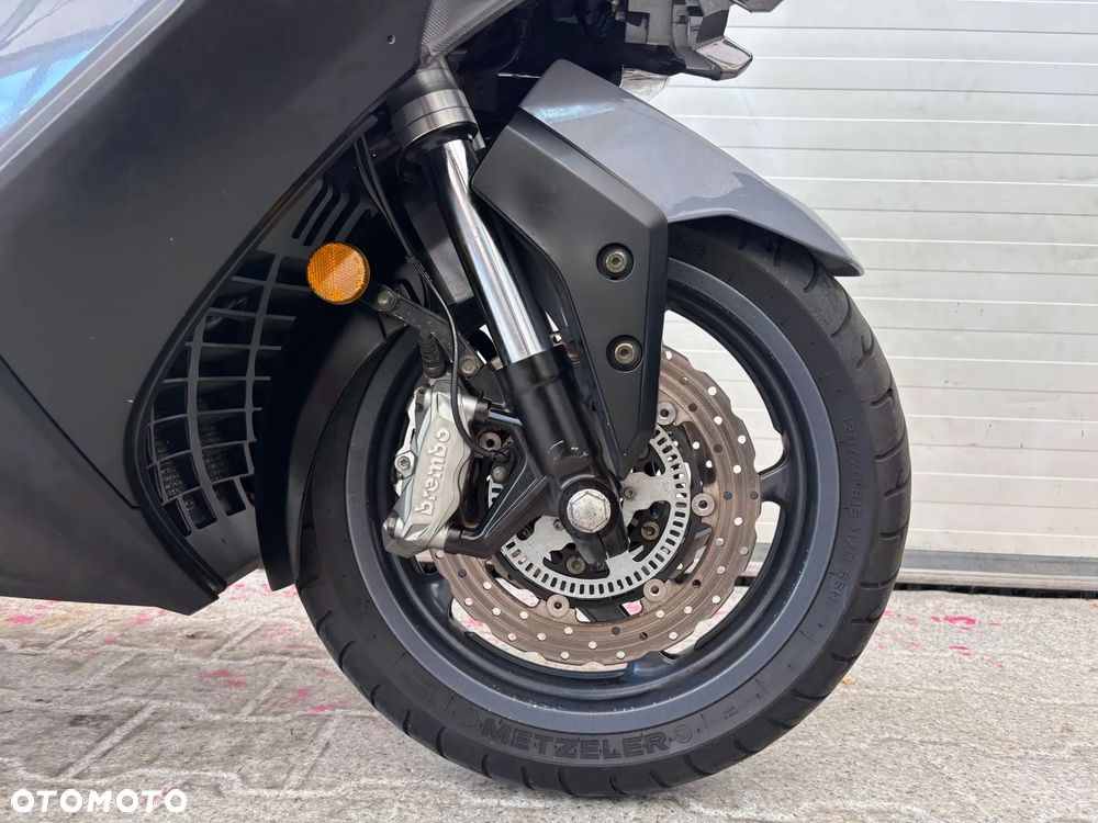 Kymco AK 550 - 24