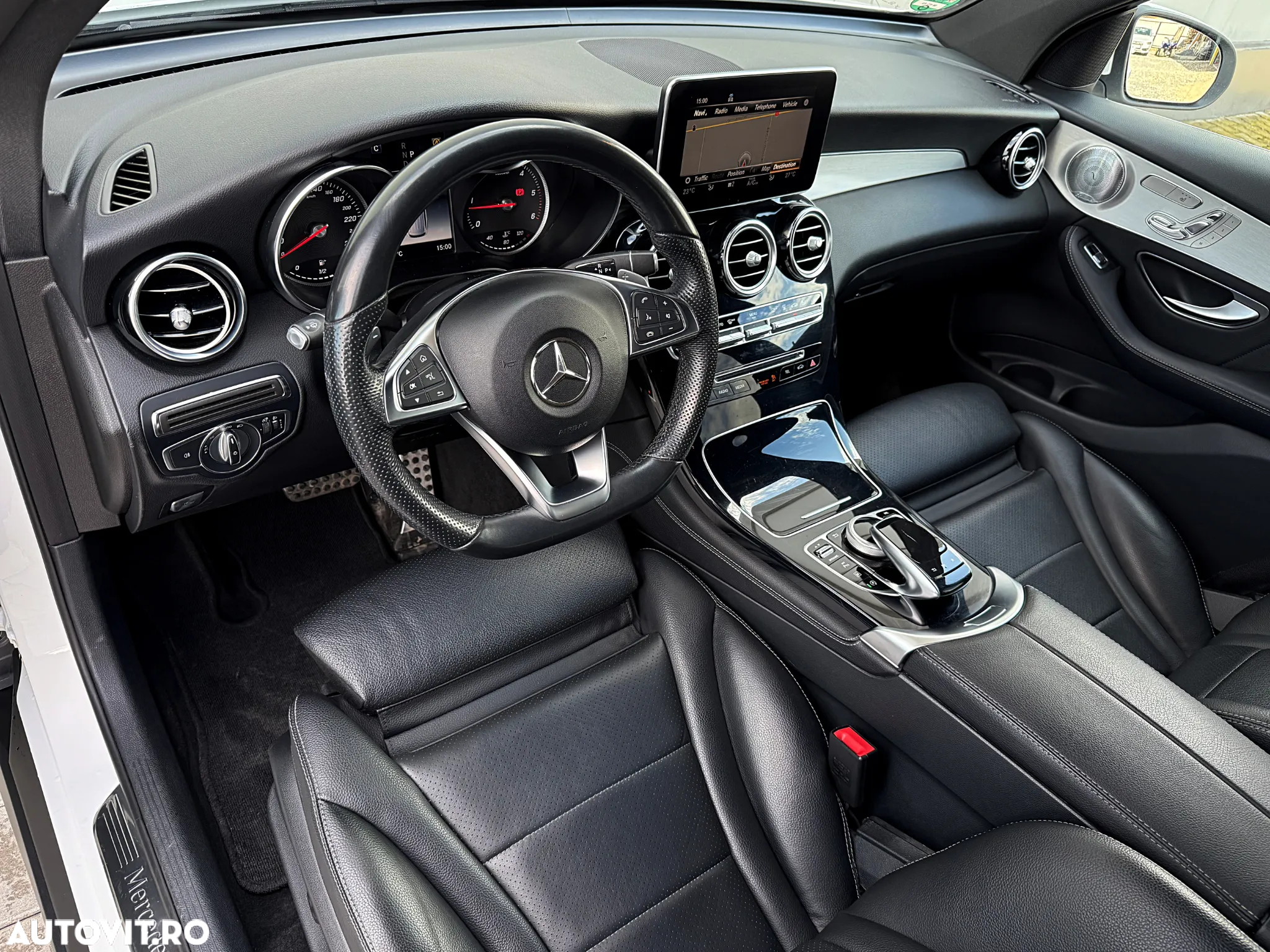Mercedes-Benz GLC 220 d 4Matic 9G-TRONIC AMG Line - 20