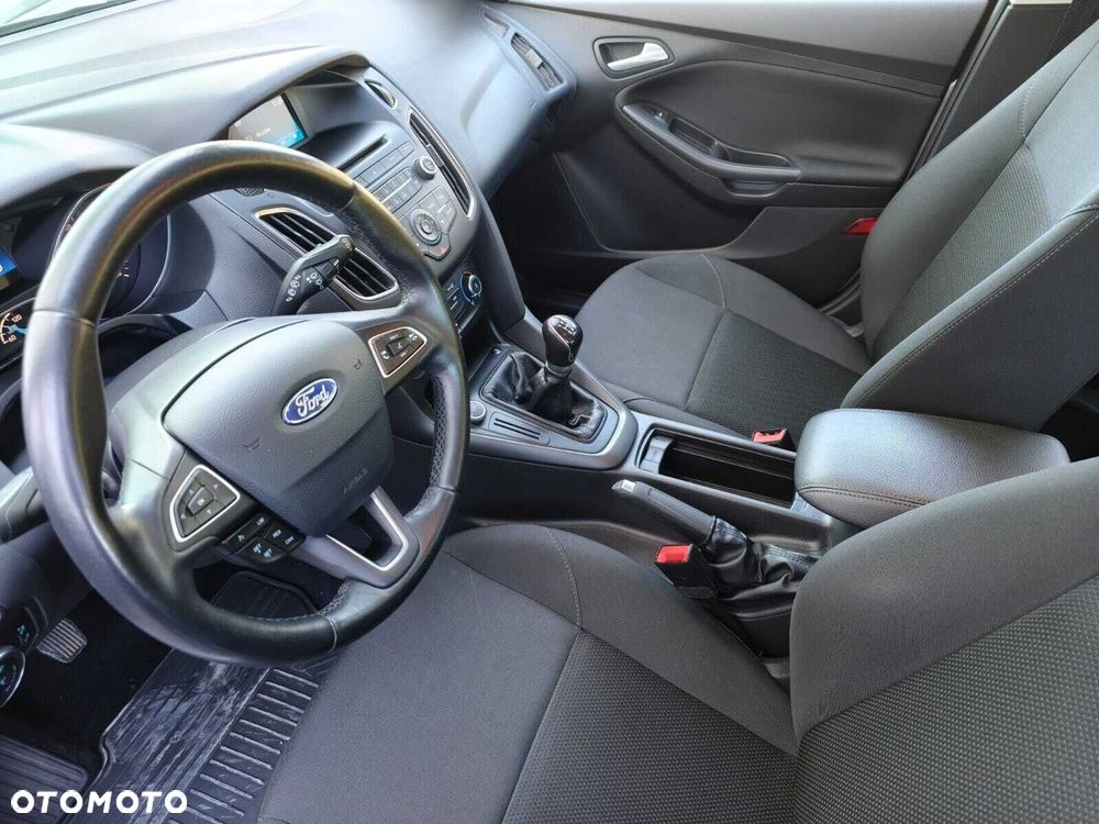 Ford Focus 1.6 SYNC Edition - 6