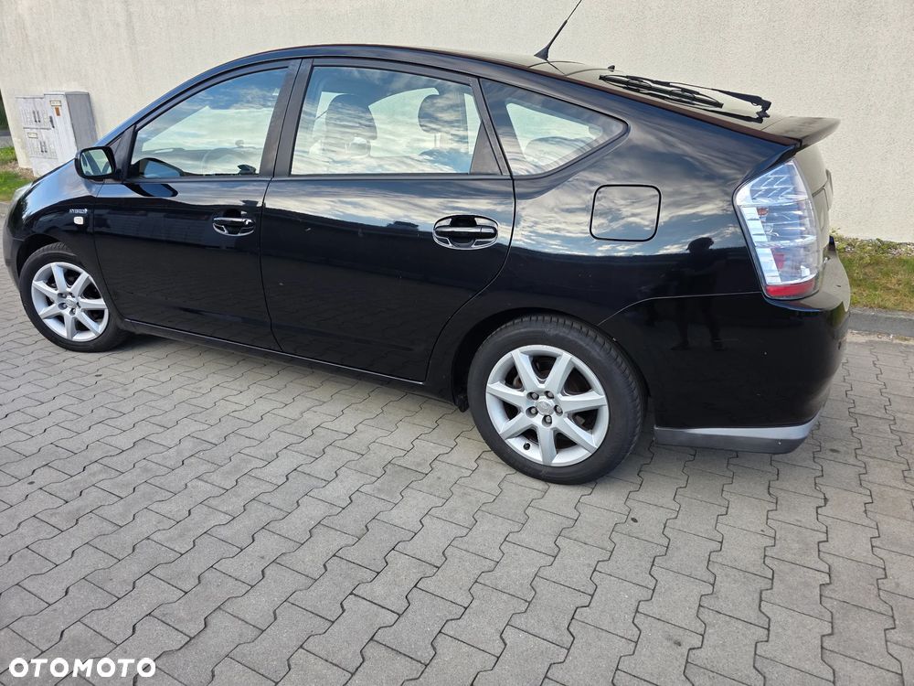 Toyota Prius 1.5 VVT-i Prestige - 4