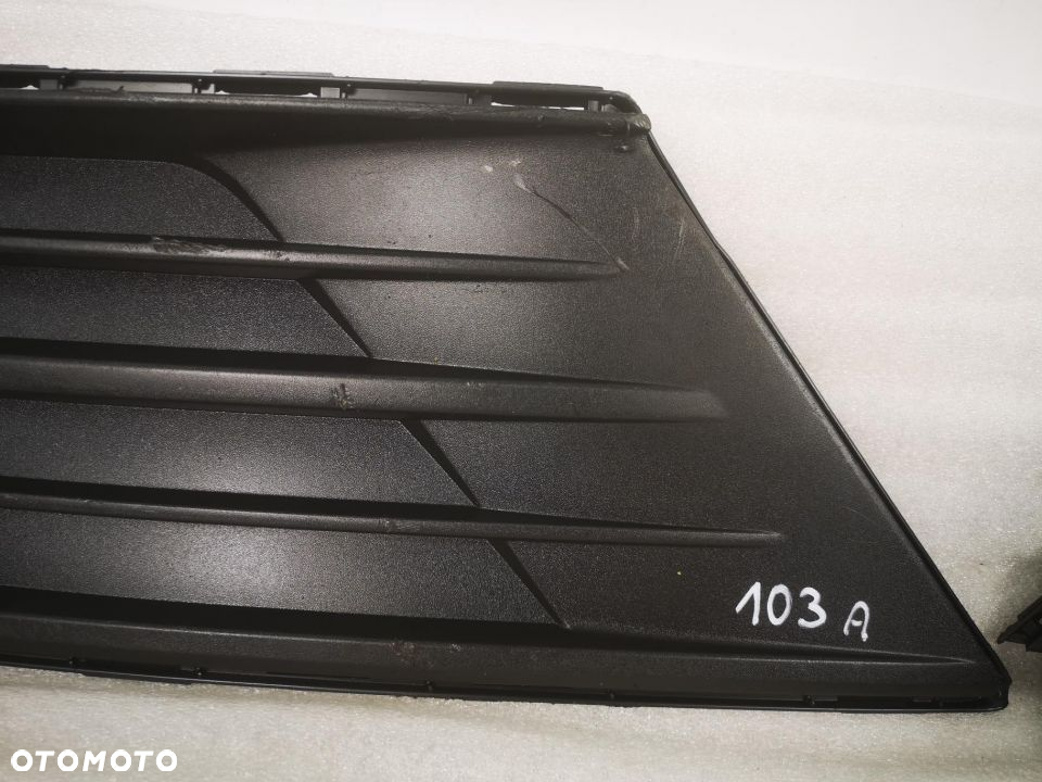 VW CADDY 2K5 14- LEWA / PRAWA BOCZNA KRATKA ZDERZAKA PRZEDNIEGO PRZÓD 2K5853665 E 2K5853665E /  2K5853666 E  2K5853666E NR AUKCJI 4S/103 - 3