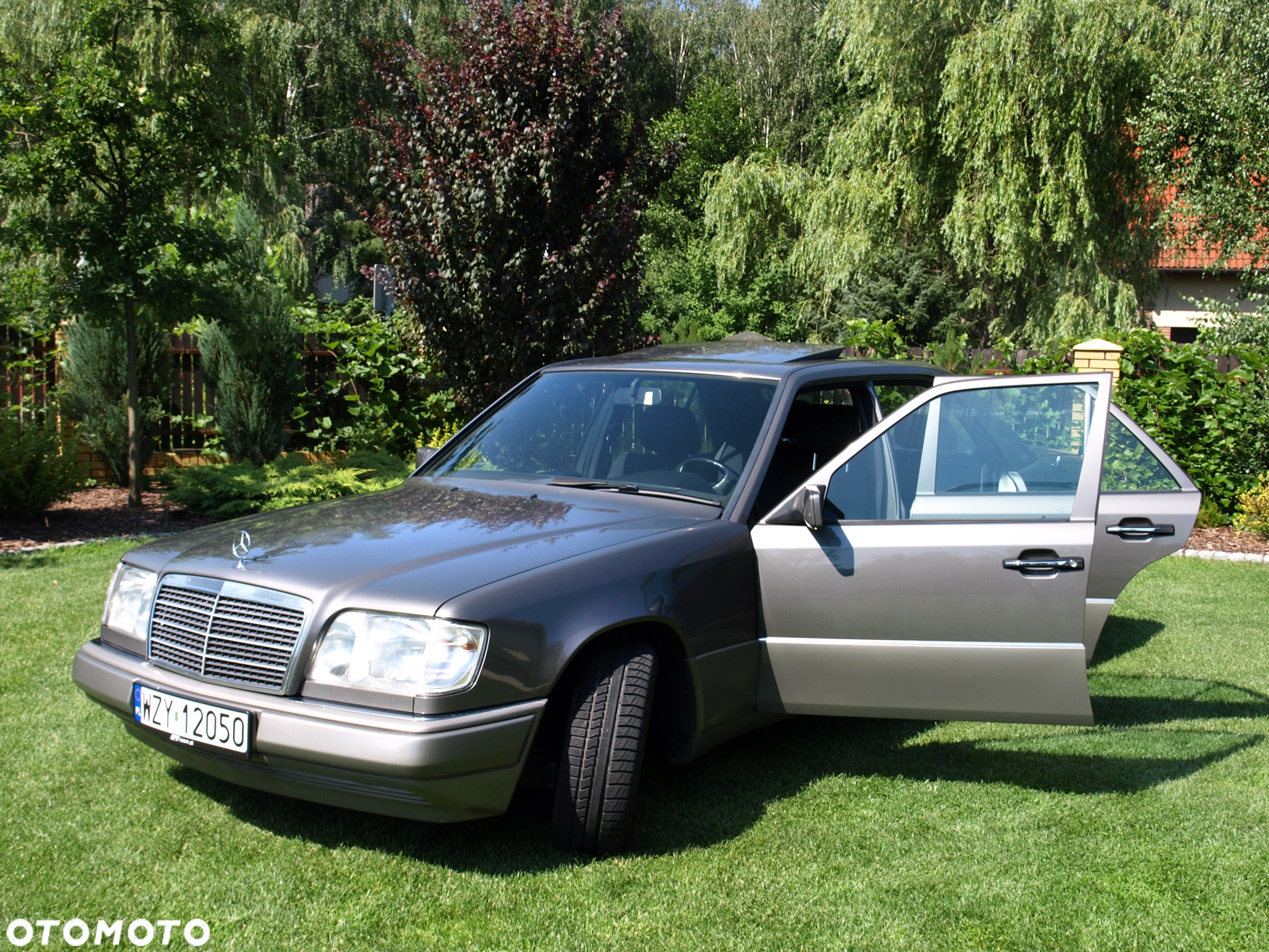 Mercedes-Benz Klasa E 300 D - 15