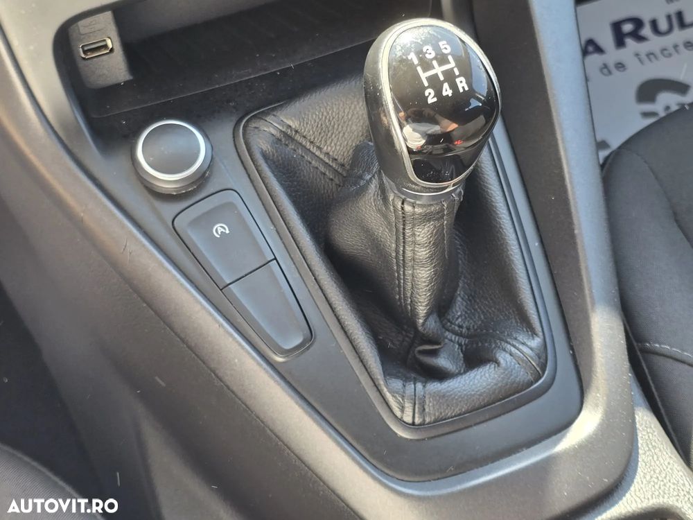 Ford Focus 1.0 EcoBoost Trend - 24