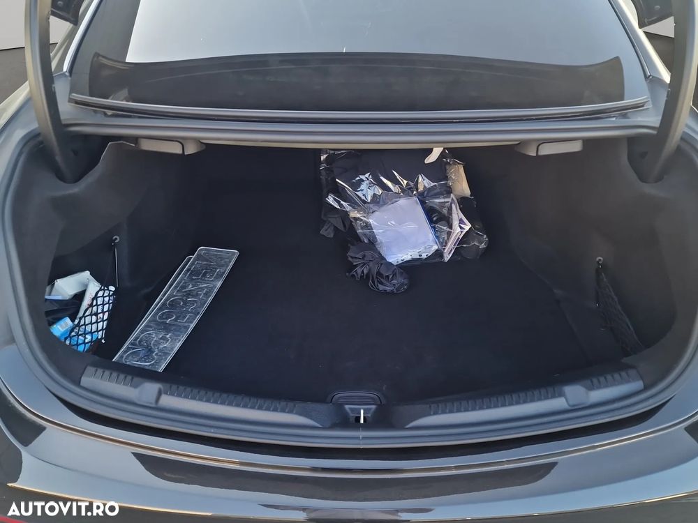 Mercedes-Benz E - 18