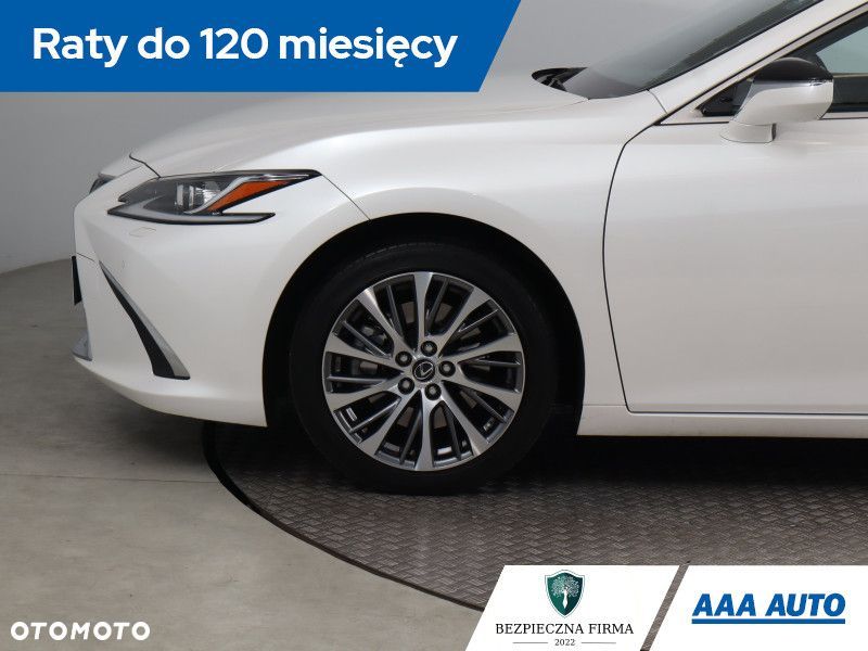 Lexus ES - 15
