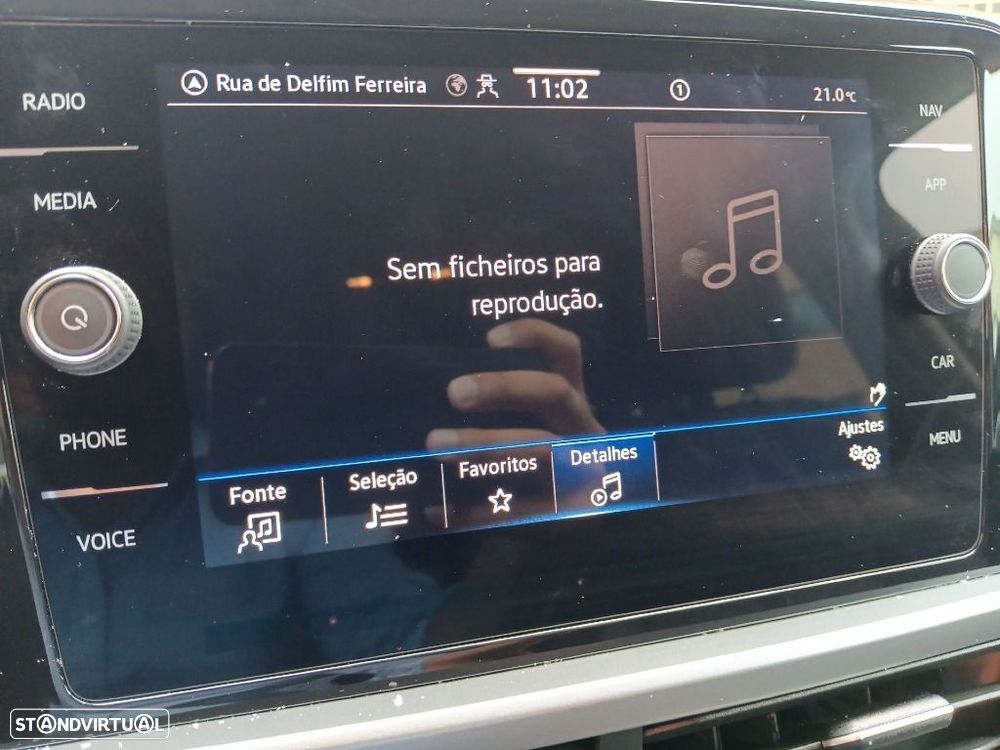 VW T-Roc 1.5 TSI Urban DSG - 25