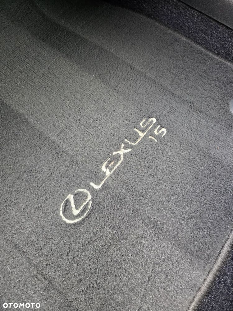 Lexus IS 300h F Sport - 13