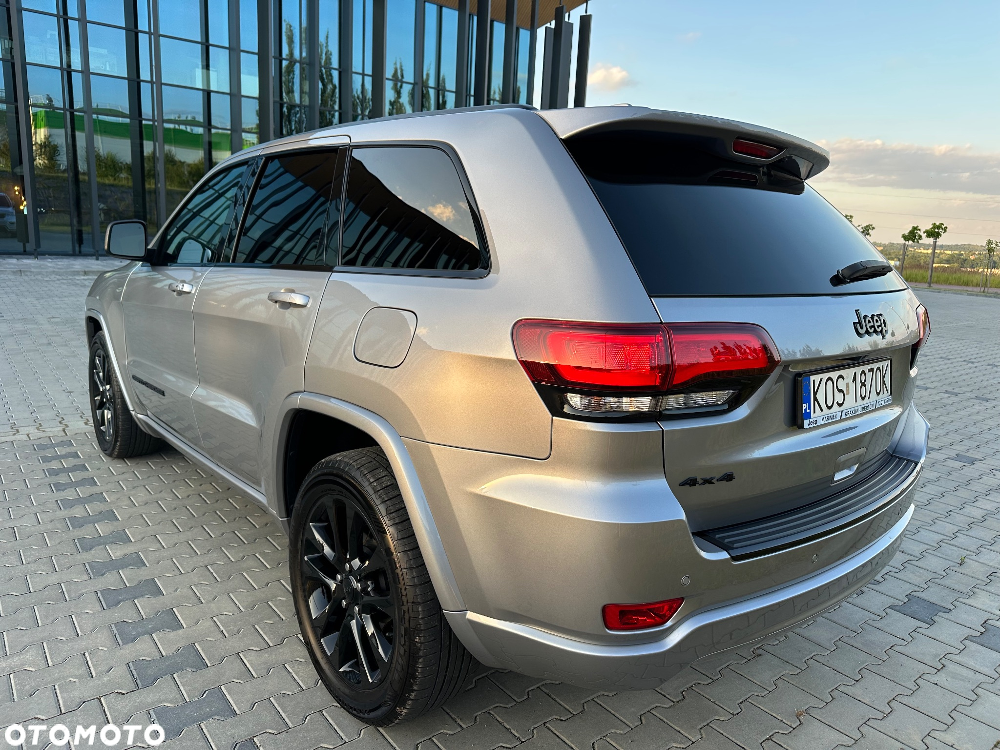 Jeep Grand Cherokee - 11