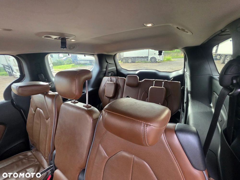 Chrysler Pacifica - 14