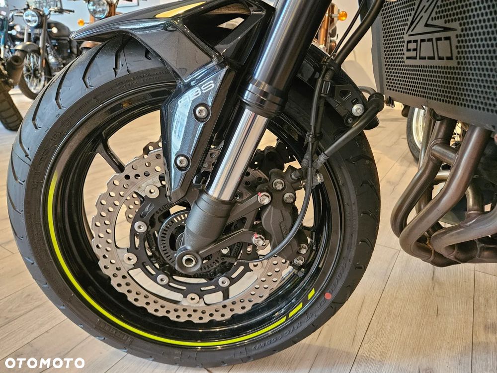Kawasaki Z 900 - 13