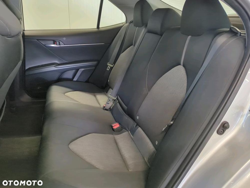 Toyota Camry - 10