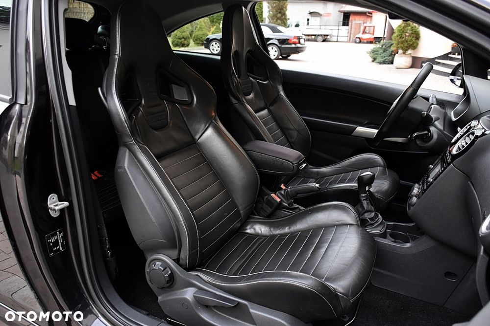 Opel Corsa 1.6 Turbo OPC - 28