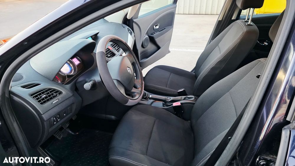 Renault Megane 1.6 16V Expression - 9