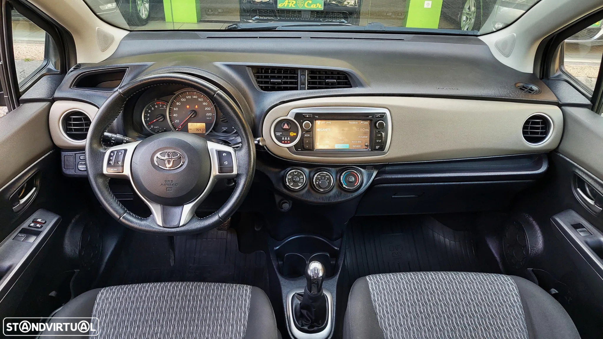 Toyota Yaris 1.0 VVT-i Comfort +PS Style +P.Techno - 6