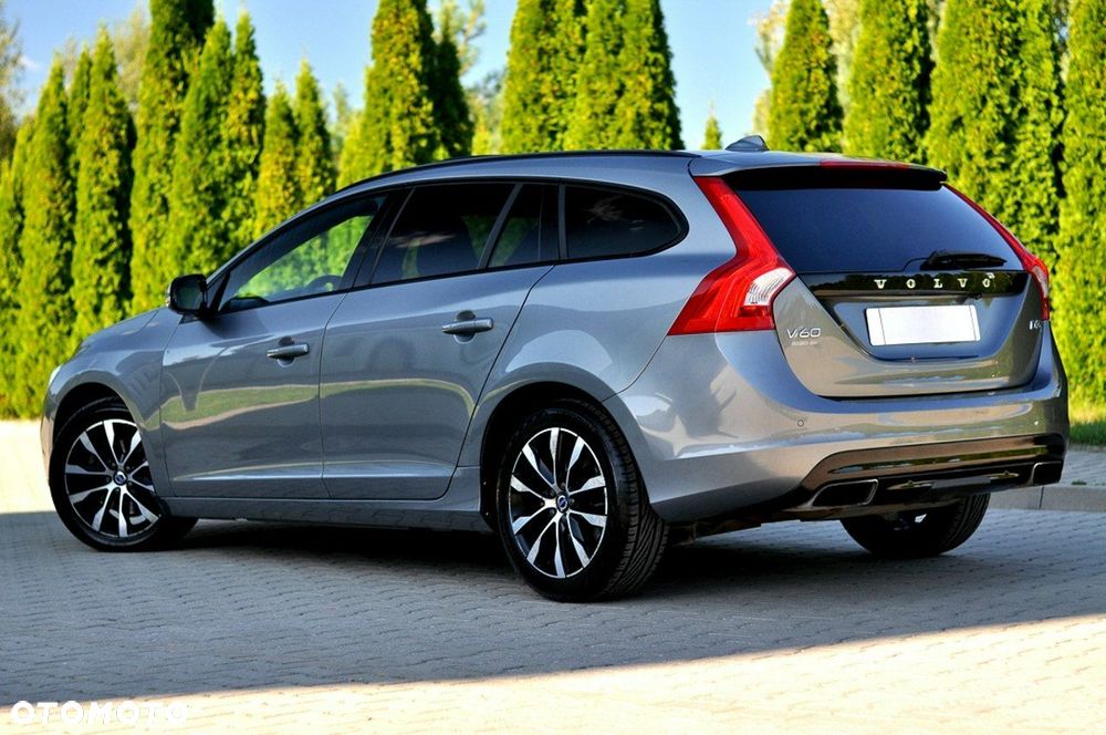 Volvo V60 D3 Drive-E Summum - 2