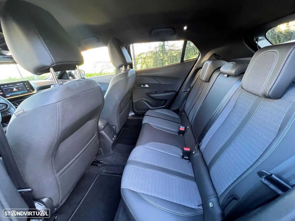 Peugeot 2008 PureTech 130 EAT8 Allure - 39