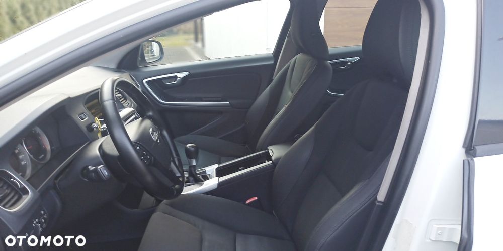 Volvo S60 D2 Edition - 16