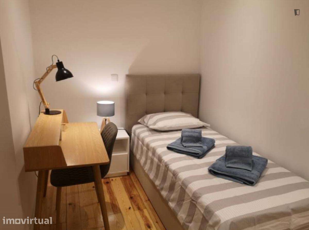 Quarto - localizado em Arroios Lisbon - Grande imagem: 3/20