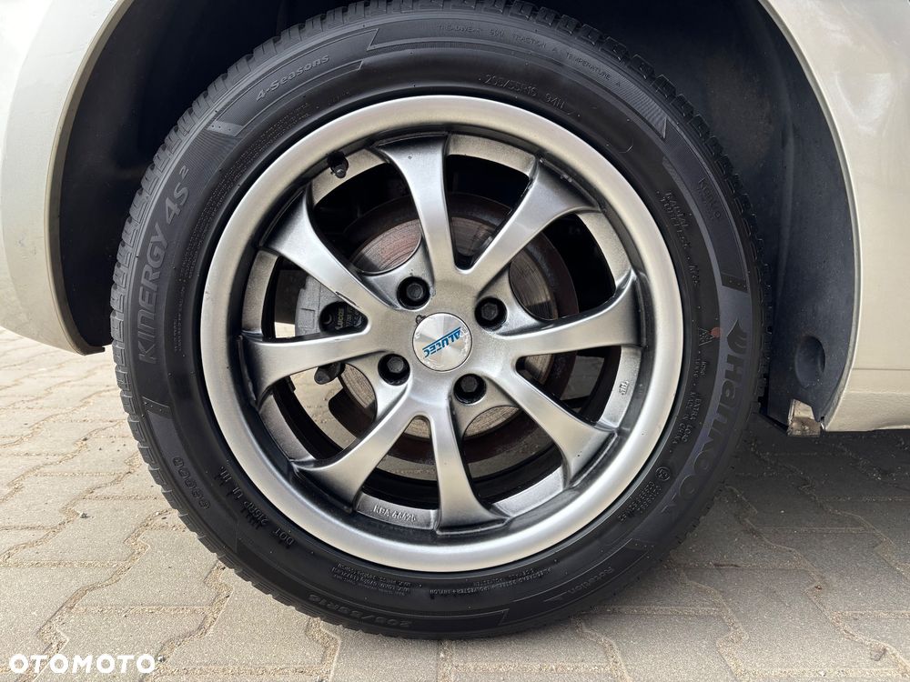 Citroën C4 1.4 16V Style - 30