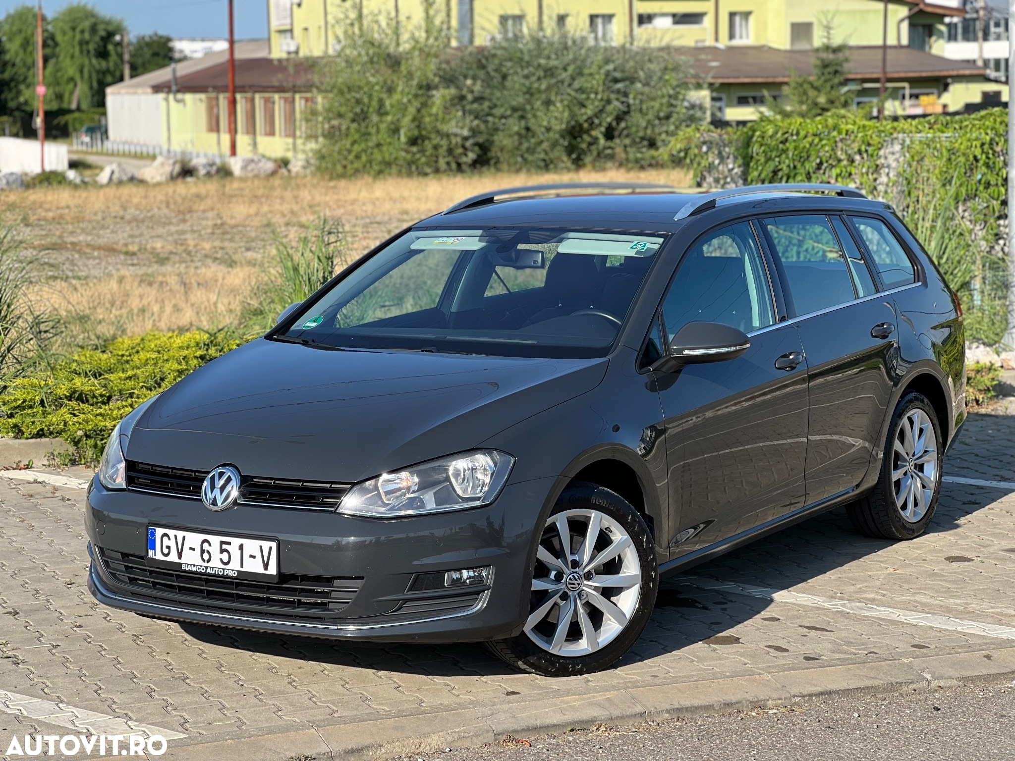 Volkswagen Golf 2.0 TDI (BlueMotion Technology) Highline - 2