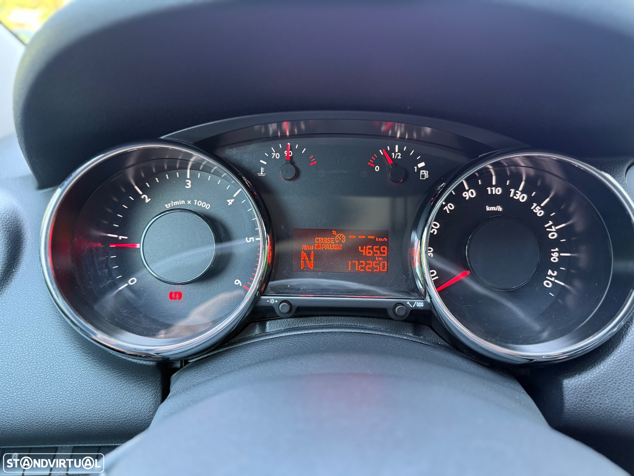 Peugeot 5008 1.6 E-HDi 5L Allure 2-Tronic J17 - 19
