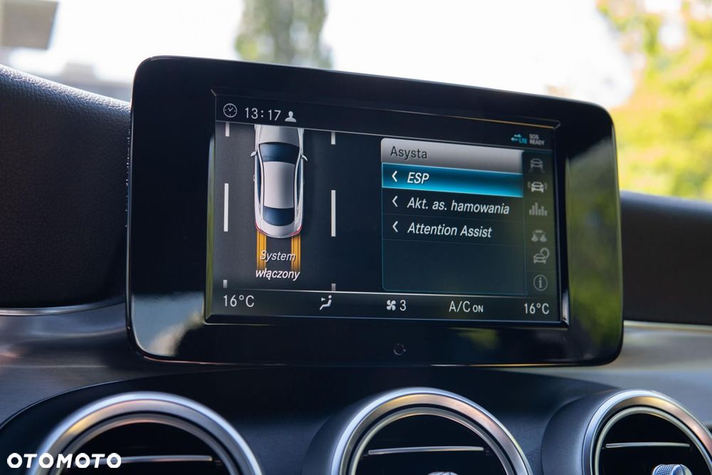 Mercedes-Benz Klasa C 300 9G-TRONIC - 24