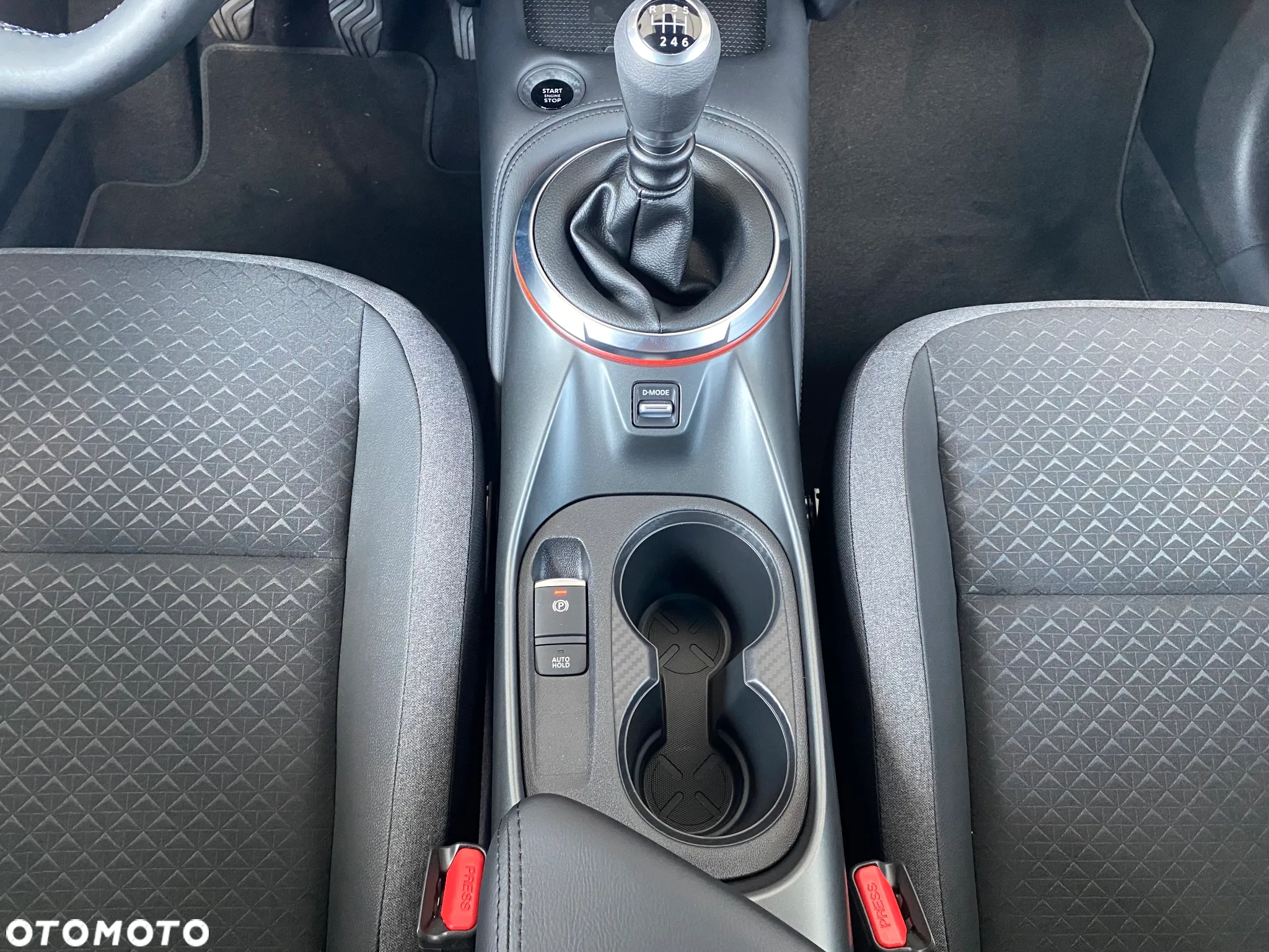 Nissan Juke 1.0 DIG-T N-Connecta - 17