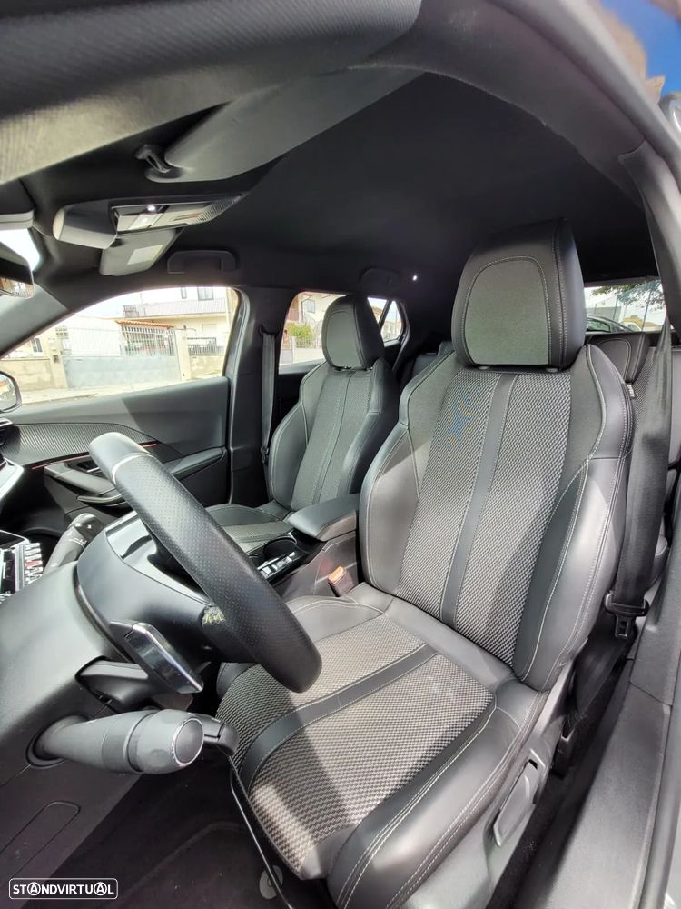Peugeot 2008 1.2 PureTech GT EAT8 - 15