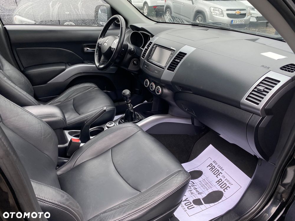 Mitsubishi Outlander 2.0 DID Instyle NAVI - 8