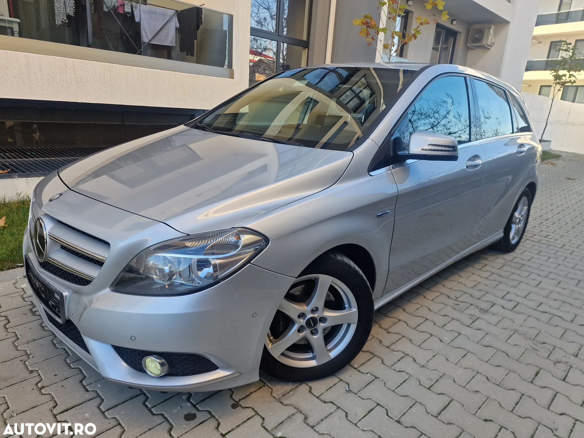 Mercedes-Benz B 180 (BlueEFFICIENCY) 7G-DCT - 1