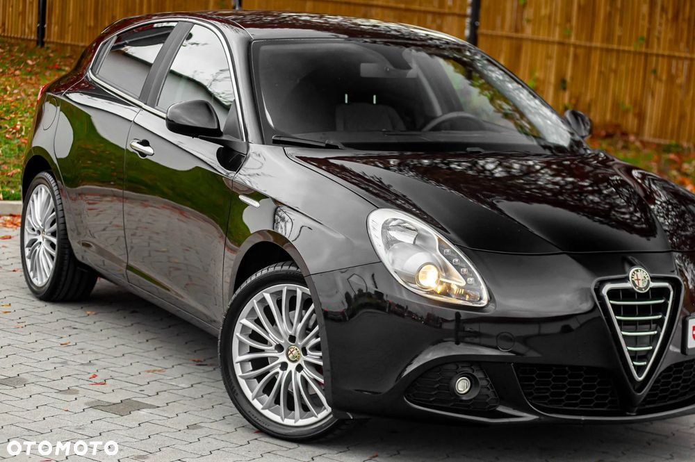 Alfa Romeo Giulietta 2012 photo 2