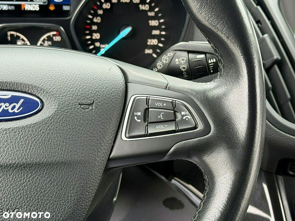 Ford Kuga - 12