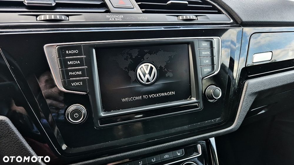 Volkswagen Touran - 26