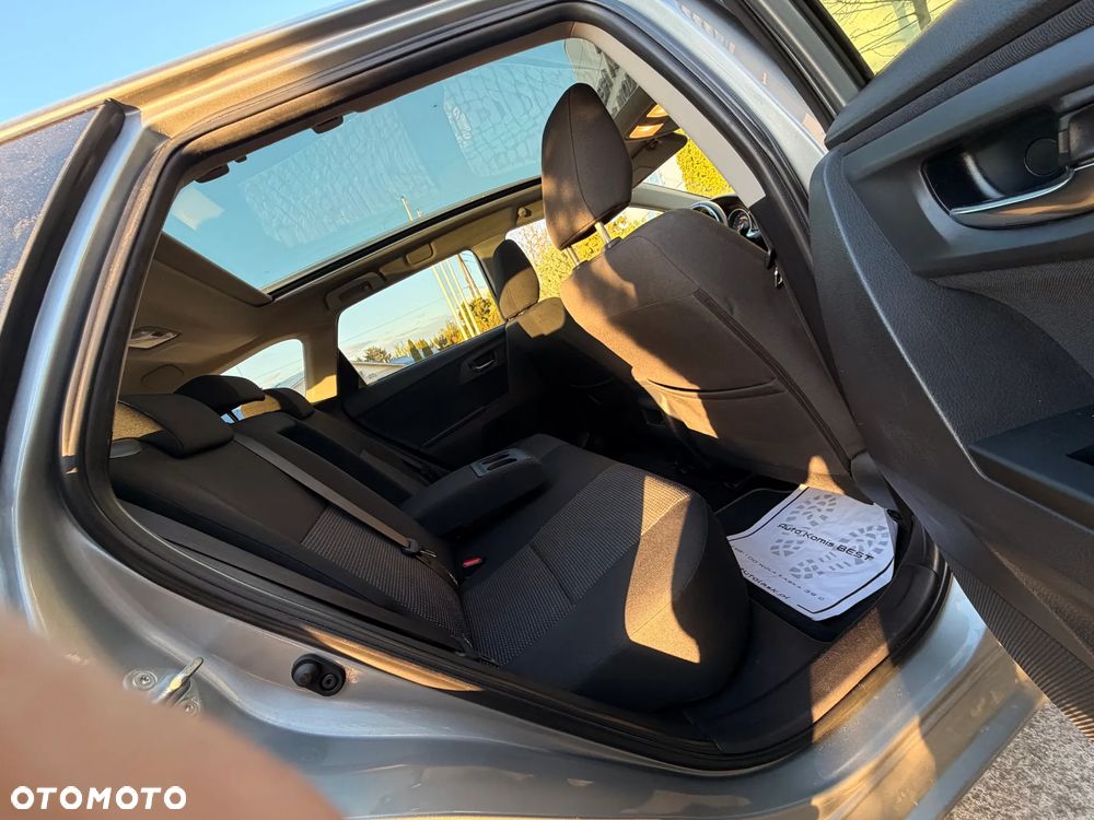 Toyota Auris 1.6 Executive - 3