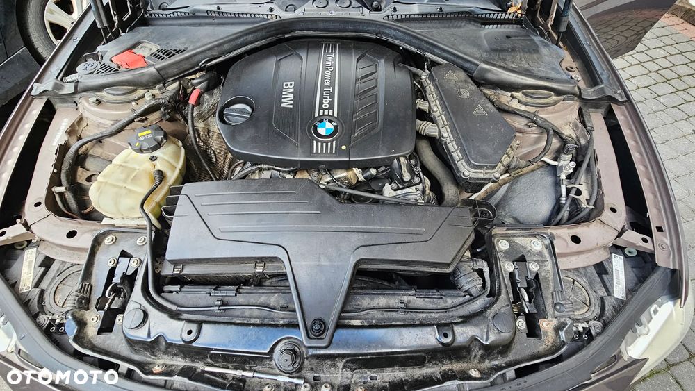 BMW Seria 3 316d - 11