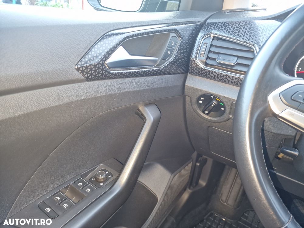 Volkswagen T-Cross - 18