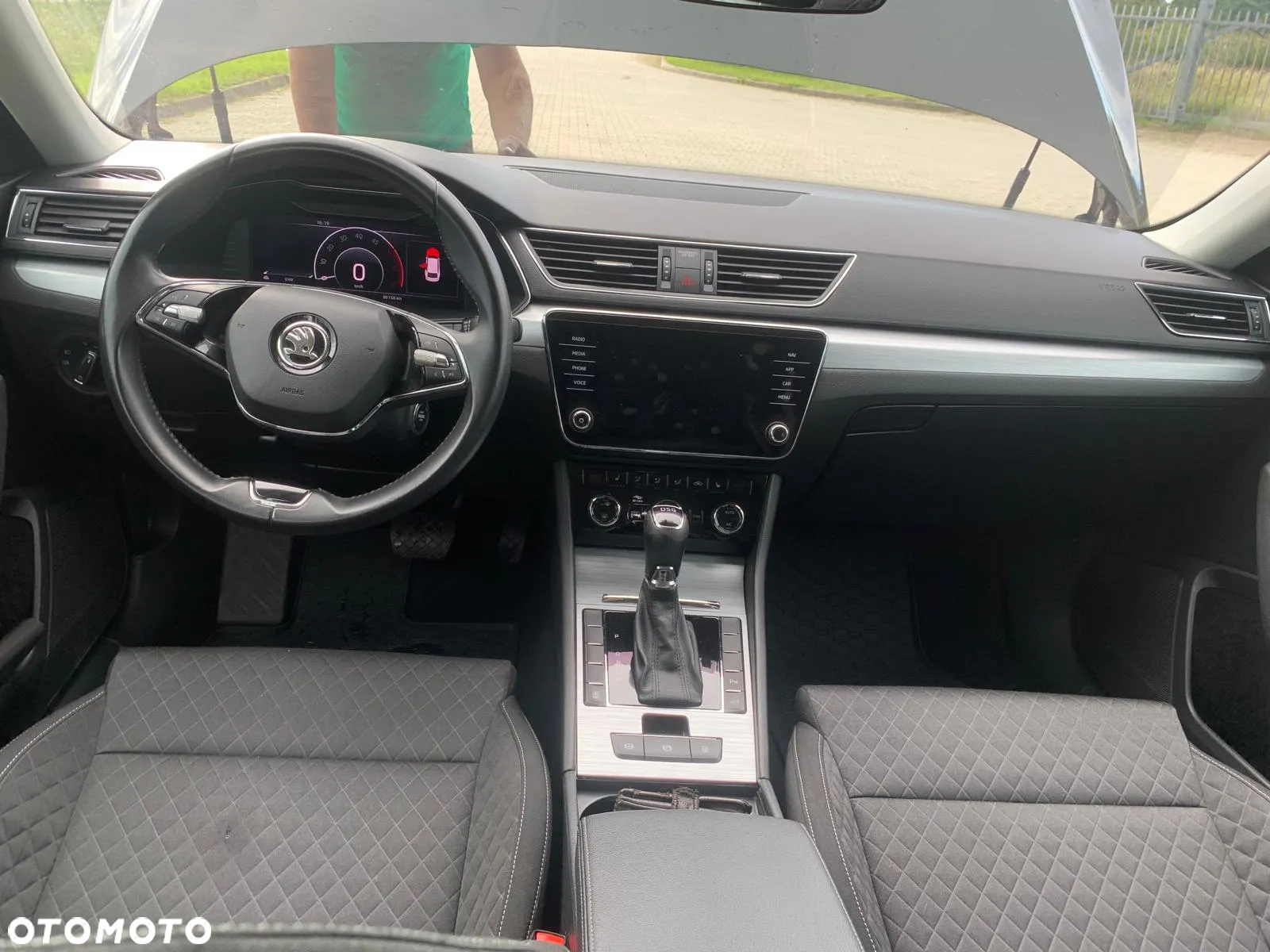 Skoda Superb Combi 2.0 TDI DSG Ambition - 15